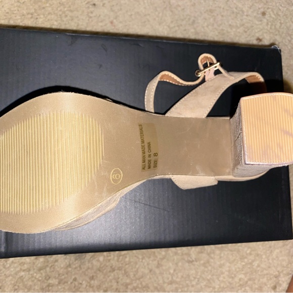 heels - Picture 10 of 11